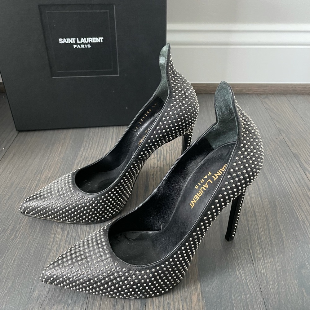 Saint Laurent Peak Studded pumps 37